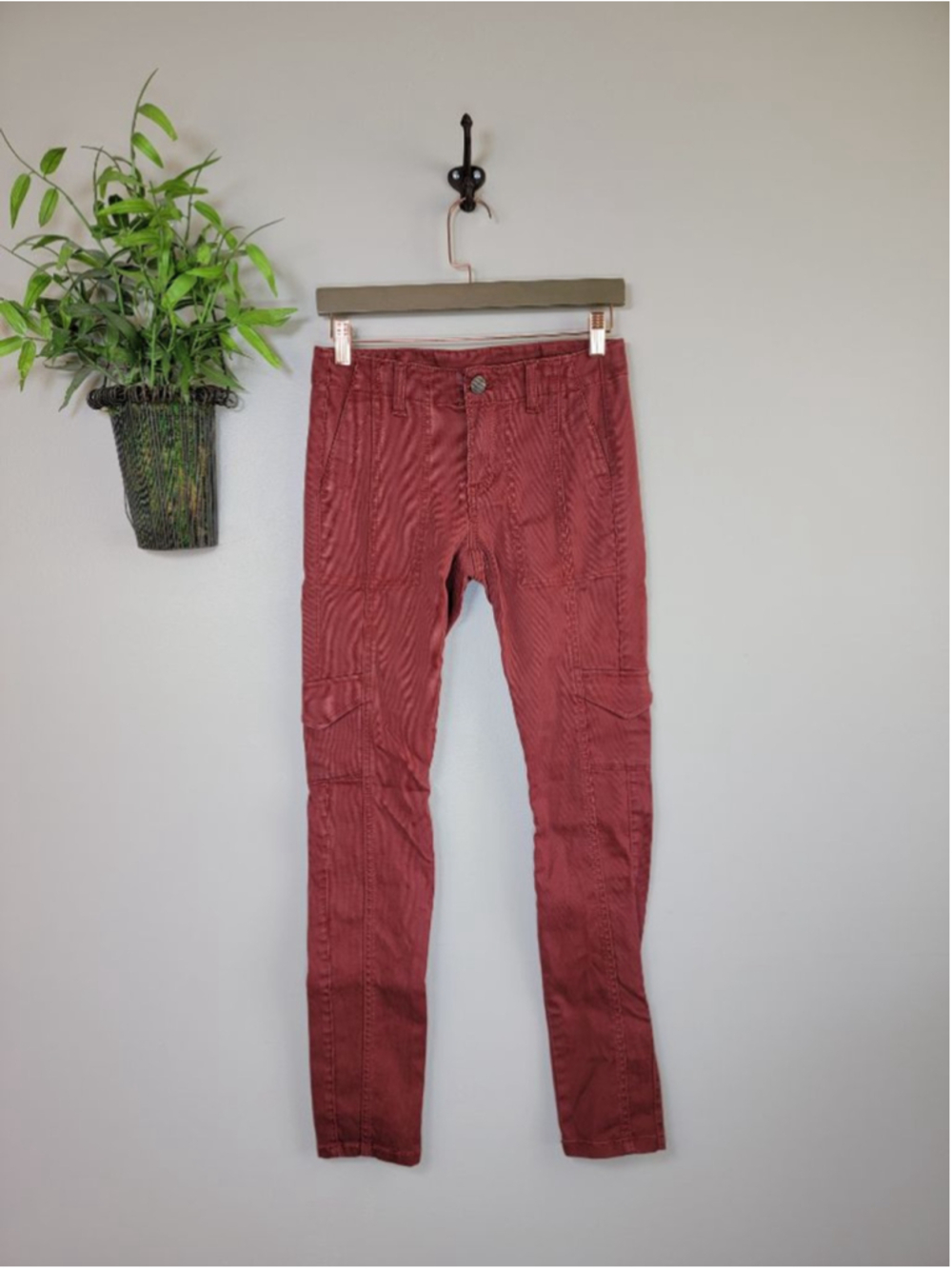 Cabi #3566 The Drifter Skinny Cargo Pants Red Flame Corduroy Utility Jeans 2